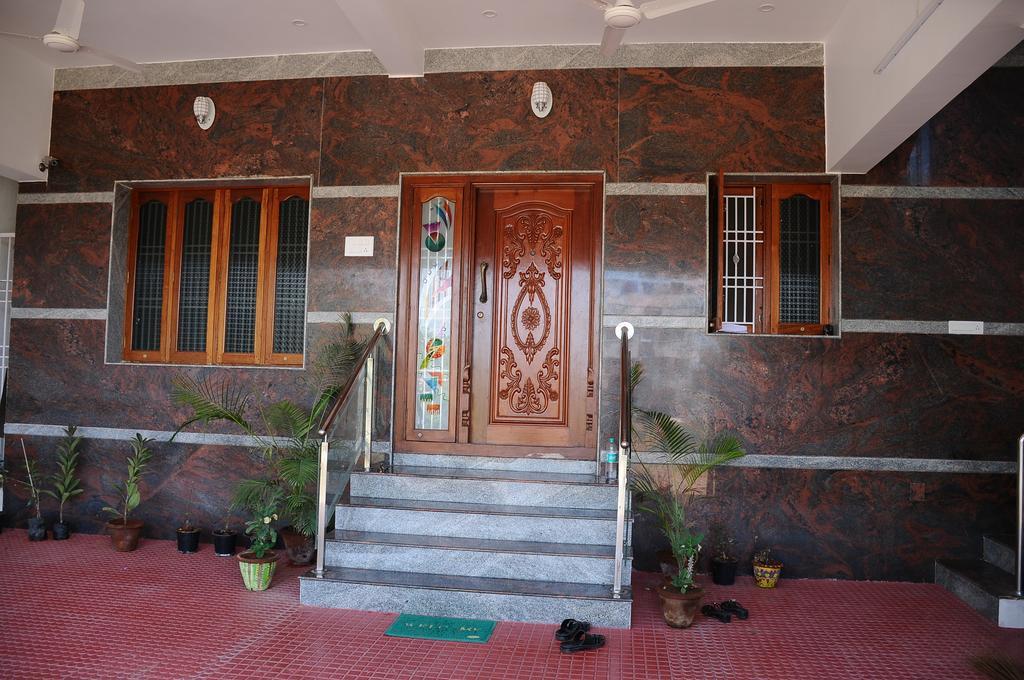 Bharathi Guest House Tiruvannāmalai Exterior foto